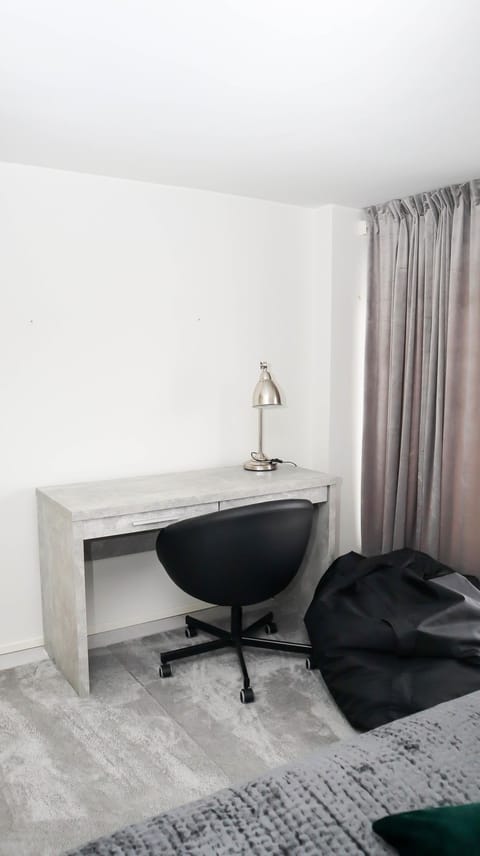 Deluxe Penthouse, Balcony, Courtyard View | 1 bedroom, iron/ironing board, free WiFi