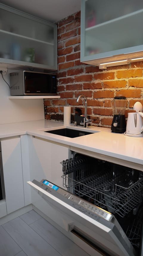 Deluxe Penthouse, Balcony, Courtyard View | Private kitchen