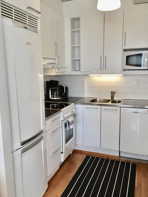 Comfort Apartment, 1 Bedroom, Balcony, Courtyard View | Private kitchen