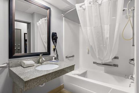 Suite, 2 Queen Beds, Non Smoking | Bathroom | Free toiletries, hair dryer, towels
