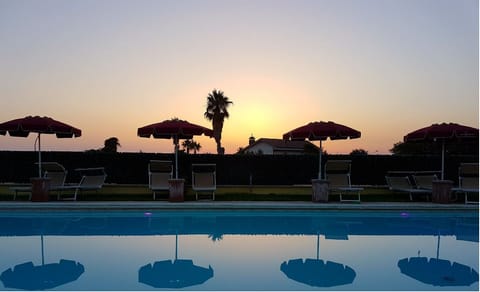 Seasonal outdoor pool