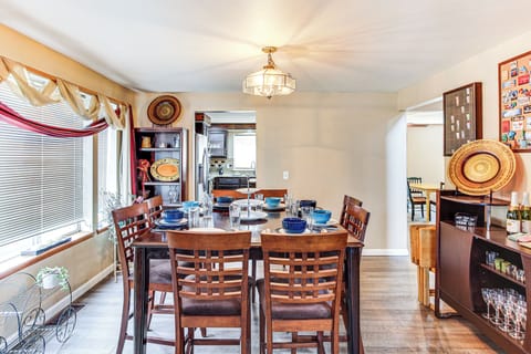 House (4 Bedrooms) | Interior