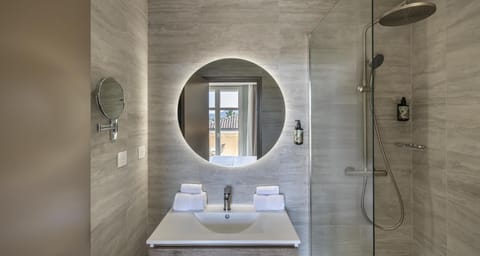 Free toiletries, hair dryer, towels, soap