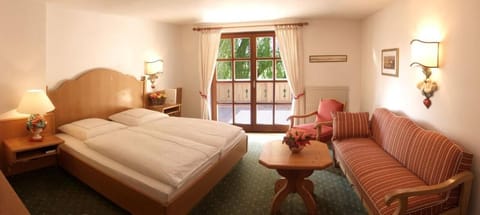 Minibar, in-room safe, desk, soundproofing