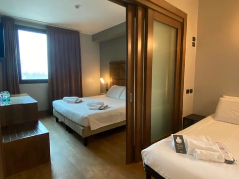 Superior Triple Room, Non Smoking | In-room safe, desk, soundproofing, free WiFi