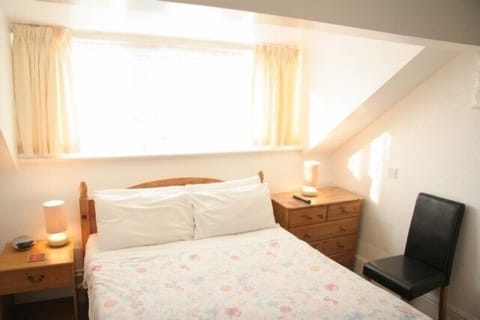 Double Room, Ensuite | Iron/ironing board, free WiFi