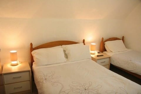 Superior Double Room, Ensuite (Second floor) | Iron/ironing board, free WiFi