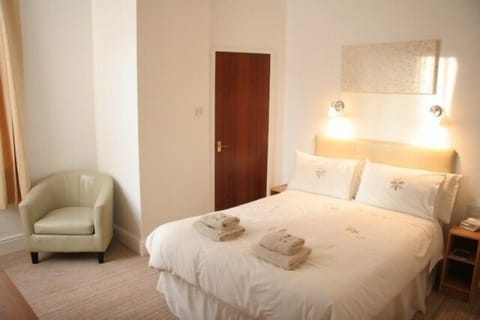 Superior Double Room, Ensuite, Ground Floor | Iron/ironing board, free WiFi