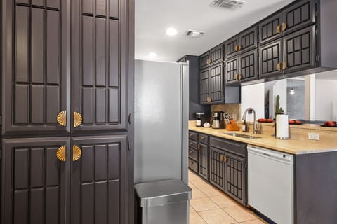 Whip up your favorite meals in our fully stocked kitchen, loaded with everything you need to cook like a pro!

