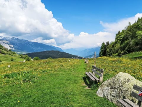 Building, Residential Area, Neighbourhood, Architecture, House, Home, Human Settlement, Urban Design, Suburb, Village