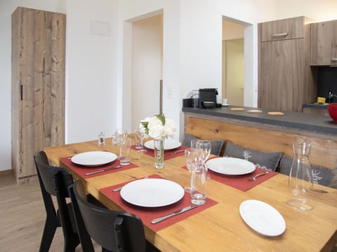 Furniture, Flooring, Interior Design, Wood, Floor, Kitchen & Dining Room Table, Table, Ceiling, Dining Room, Room