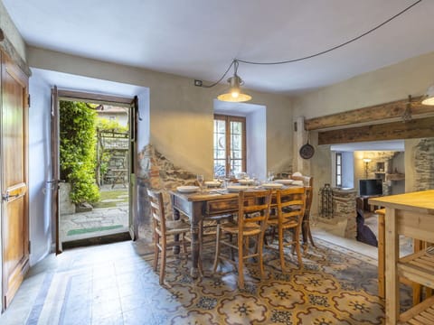 Shrub, Residential Area, Home, Estate, Garden, Lawn, Landscaping, Yard, Mansion, Villa