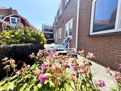 Washing Machine, Clothes Dryer, Laundry Room, Major Appliance, Laundry, Interior Design, Home Appliance, Flooring, Floor, Kitchen Appliance