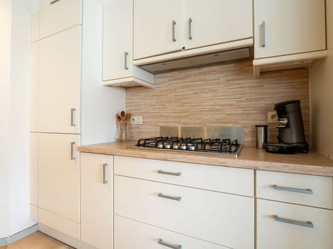 Sky, Building, House, Roof, Home, Cottage, Residential Area, Door, Human Settlement, Rural Area