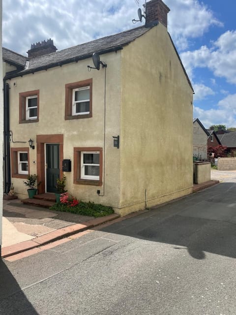 WhatsApp Image 2025-05-12 at 12.30