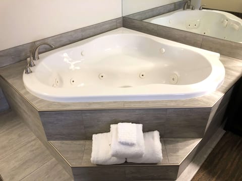 Private spa tub