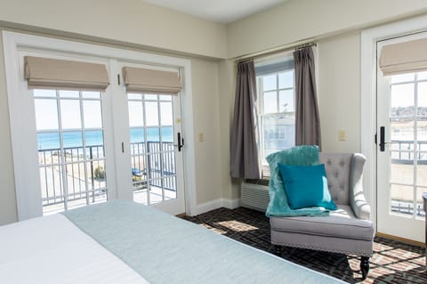 Meeting House Building, 1 King Bed with Fireplace, Oceanview | In-room safe, individually decorated, individually furnished, free WiFi