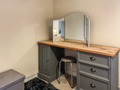 Double bedroom | Trinity Cottage, Abergavenny