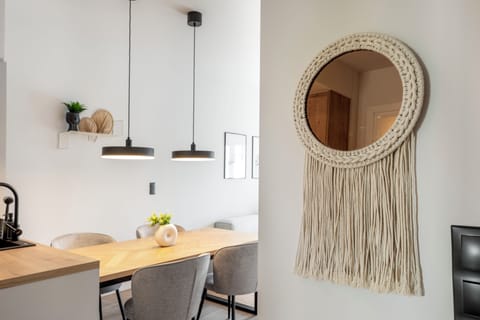 Apartment, 2 Bedrooms, Kitchen, City View | In-room dining