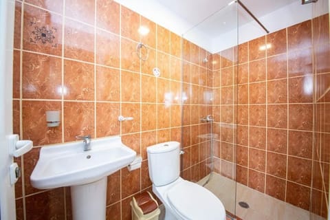 Two-Bedroom Family Room with Balcony and Sea View (5 Adults) | Free WiFi, bed sheets