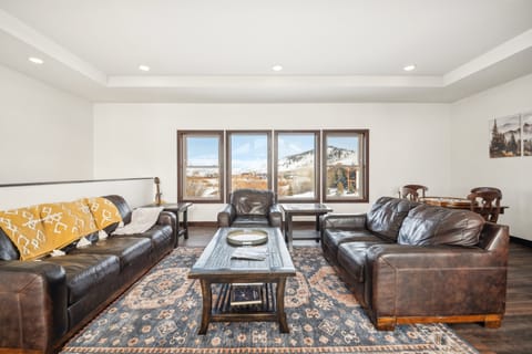 Architecture, Building, Furniture, Indoors, Living Room