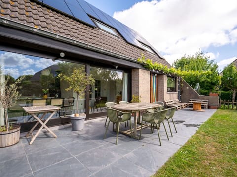 Home, Roof, Furniture, Garden, Cottage, Chair, Kitchen & Dining Room Table, Estate, Patio, Shade