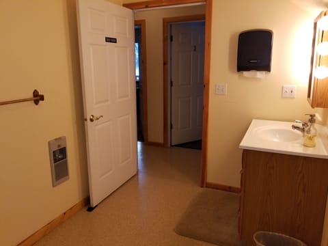 Standard Room, 1 Queen Bed, Shared Bathroom | Bathroom | Shower, hair dryer, towels, soap