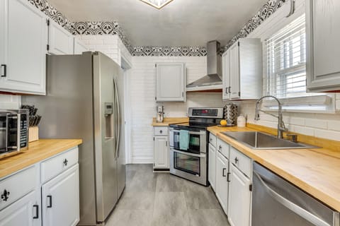 House (2 Bedrooms) | Interior