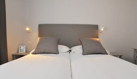 Double Room, Balcony | In-room safe, cribs/infant beds, free WiFi, bed sheets