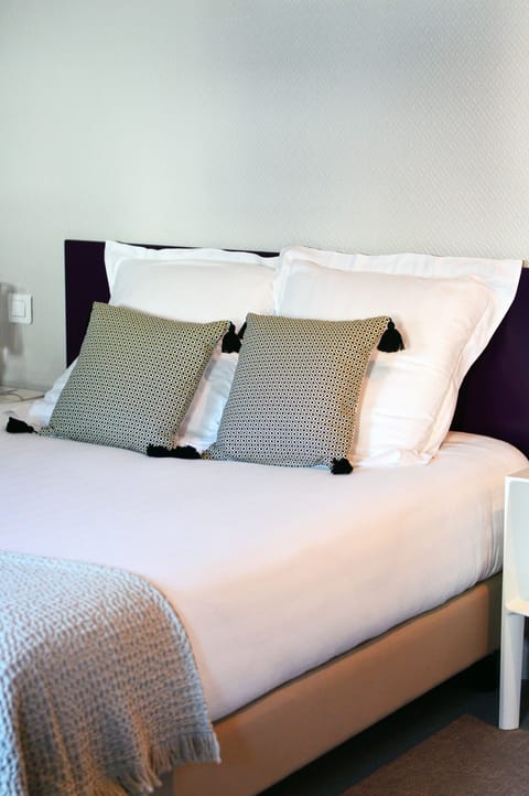 Desk, laptop workspace, soundproofing, iron/ironing board