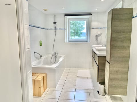 Apartment, Lagoon View | Bathroom | Free toiletries, hair dryer, towels