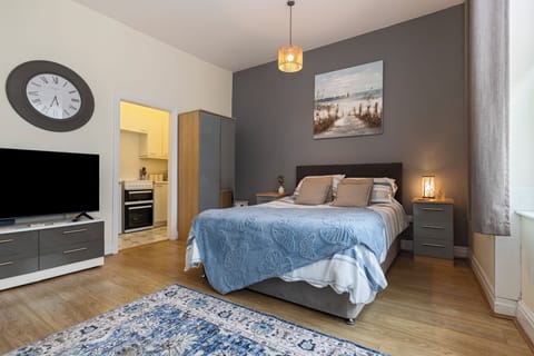 Close to Beach and Town Centre