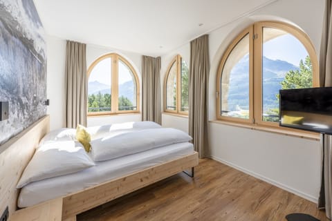 Panorama Double Room | 1 bedroom, hypo-allergenic bedding, down comforters, in-room safe