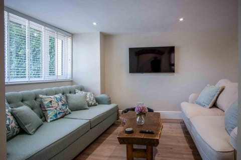 Wood Cottage - 3 Bedroom - Bishopston Swansea (7641)