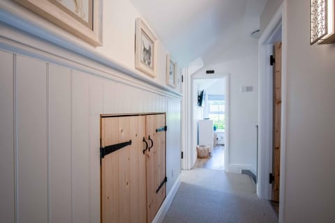 Wood Cottage - 3 Bedroom - Bishopston Swansea (7637)