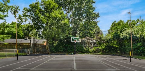Sport court