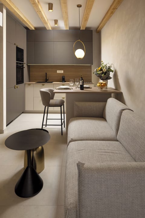 Villa Maja Aurelia in the centre Romantic Studio Apartment | Living area | 109-cm Smart TV with satellite channels