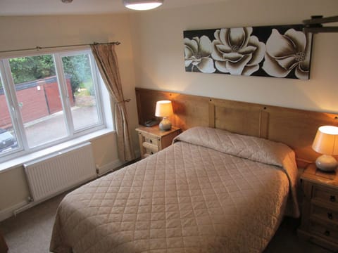 Standard Double Room | Desk, iron/ironing board, free WiFi, bed sheets