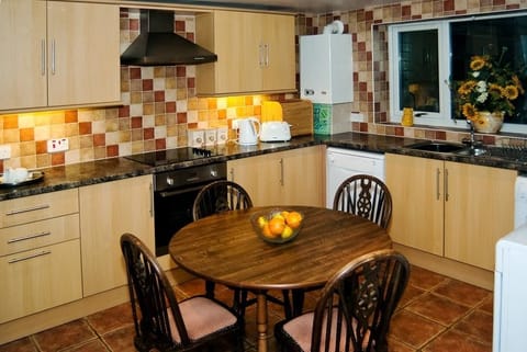 Standard Apartment, 3 Bedrooms (1 double, 3 singles, 1 bunk bed) | Private kitchen | Coffee/tea maker