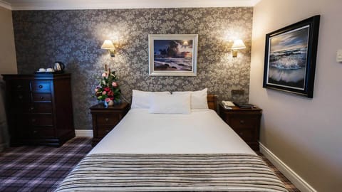 1 bedroom, in-room safe, desk, iron/ironing board