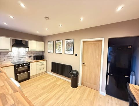 2fc235ca-365c-4b76-a253-1cbb87fdc2ea