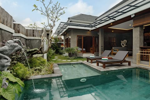 Private pool