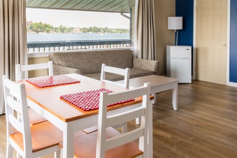 Two Bedroom Efficiency with a Private Balcony, Castle View, on the Main Channel | In-room dining