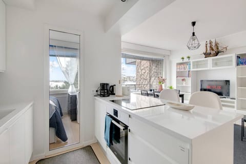 From morning coffee to homemade dinners, this space has everything you need to feel at home.