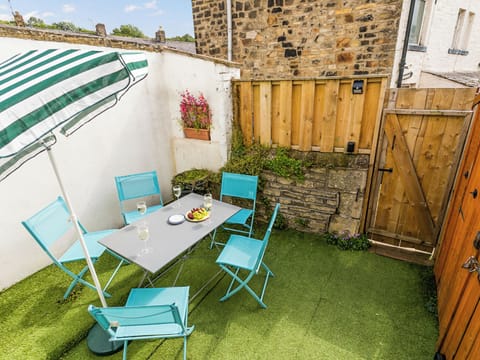 Sitting-out-area | Castle Retreat, Skipton