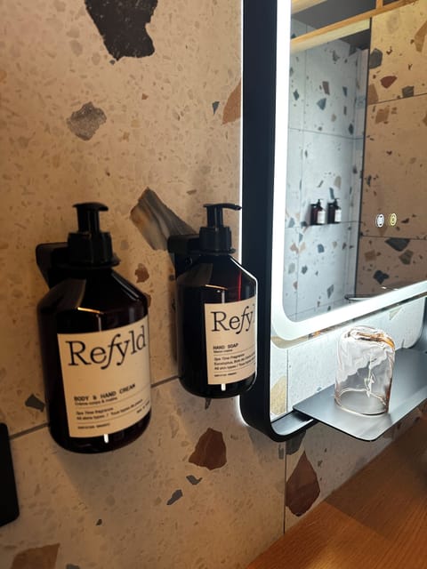 Bathroom amenities