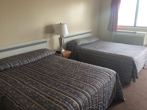 Standard Room, 2 Double Beds | Desk, free WiFi