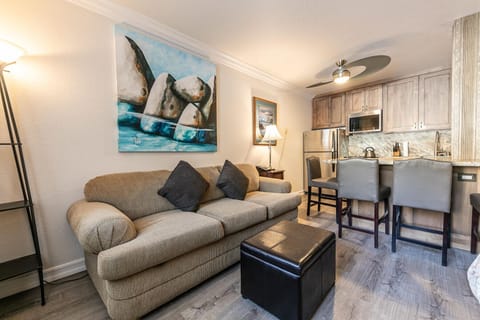 Studio | Living area