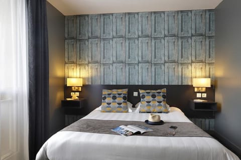 Premium bedding, individually decorated, individually furnished, desk