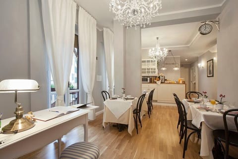 Double Room, Private Bathroom | Lobby